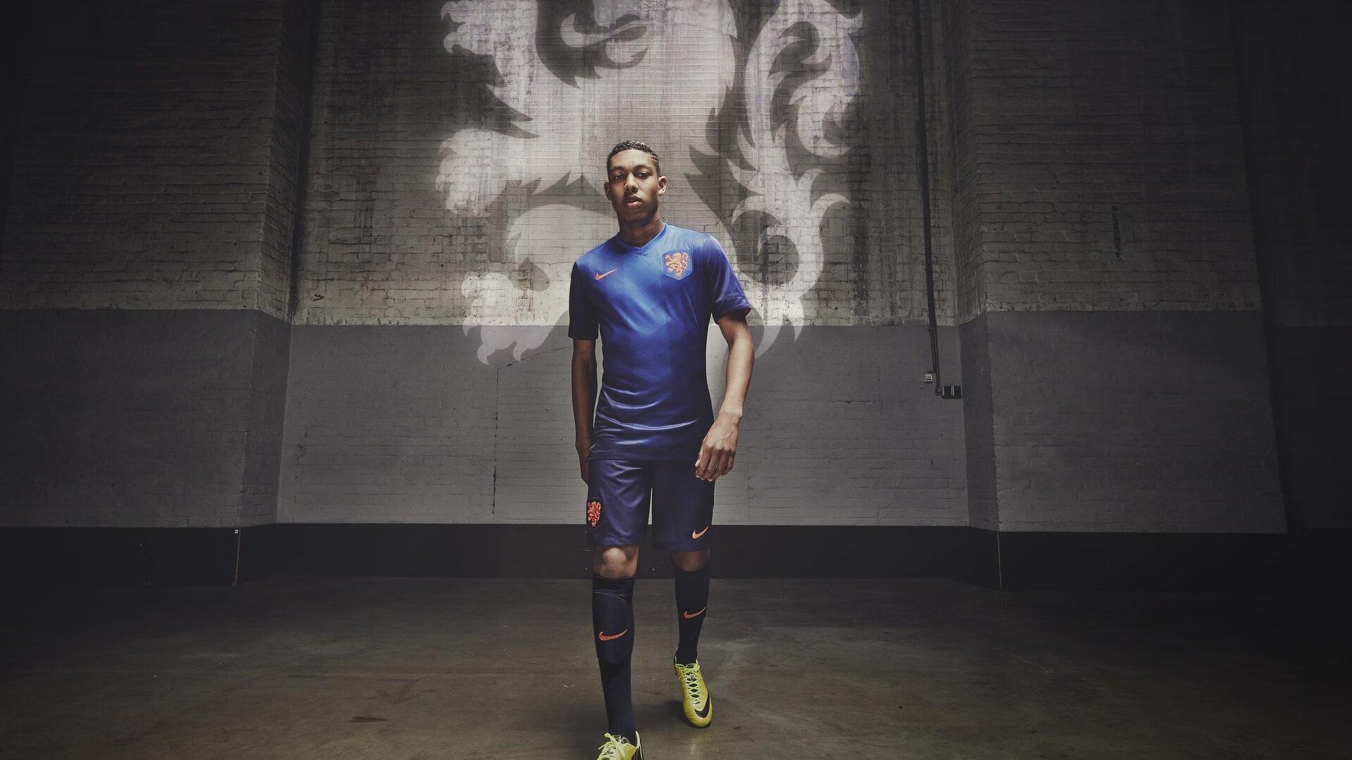 半场战报，丹克莱尔撞射破门定乾坤 石家庄功夫主场暂1-0领先